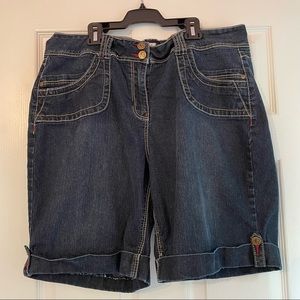d/C Jeans Curvy Denim Shorts